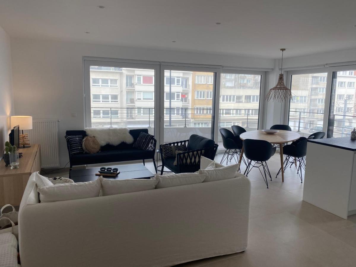 Lichtrijk 2-Slaapkamerappartement Met Zeezicht En Gratis Parking Oostende Eksteriør billede